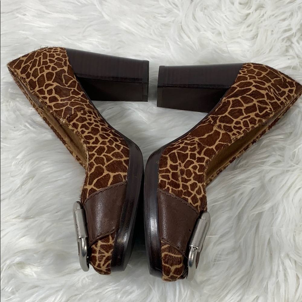 🎉Fossil Maddox Giraffe print Pony Hair block heel - Picture 2 of 8